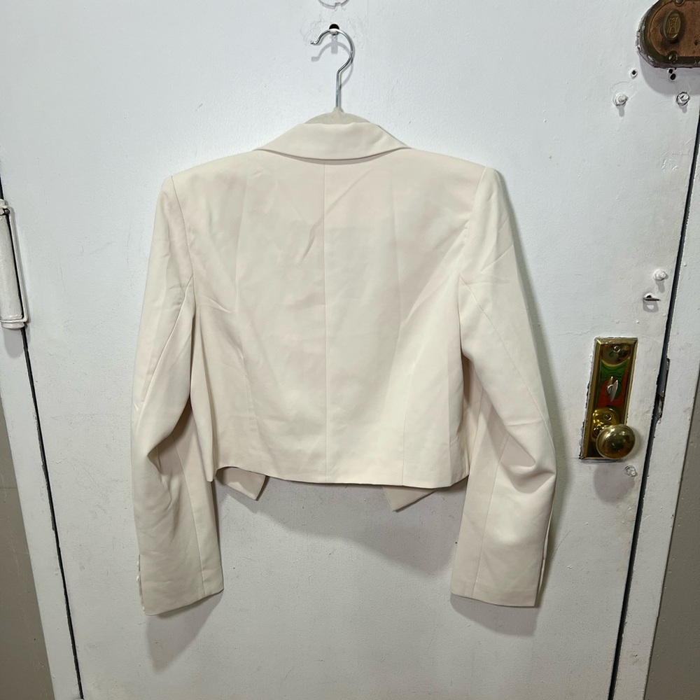 Cropped Blazer - Picture 2 of 3